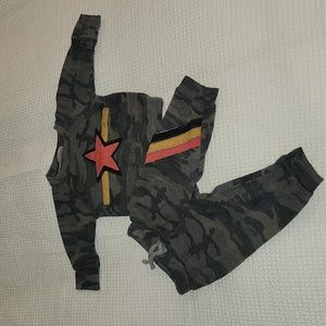 Bottlecaps 12month sweatsuit